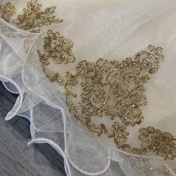 Ivory Gold Mid Knee Dress Size 16 Girls - Picture 2 of 7